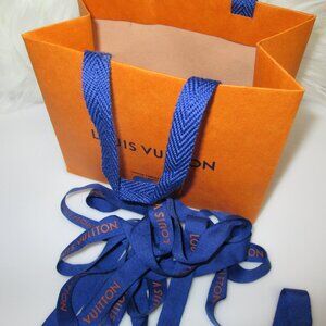 Small Louis Vuitton shopping bag w/ribbon cute little bag